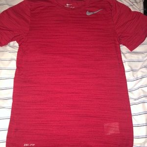 Gently used Dri-Fit Nike shirt‼️‼️‼️